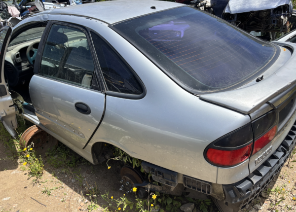 Repuestos de Renault Laguna por PARTES / REPUESTOS
